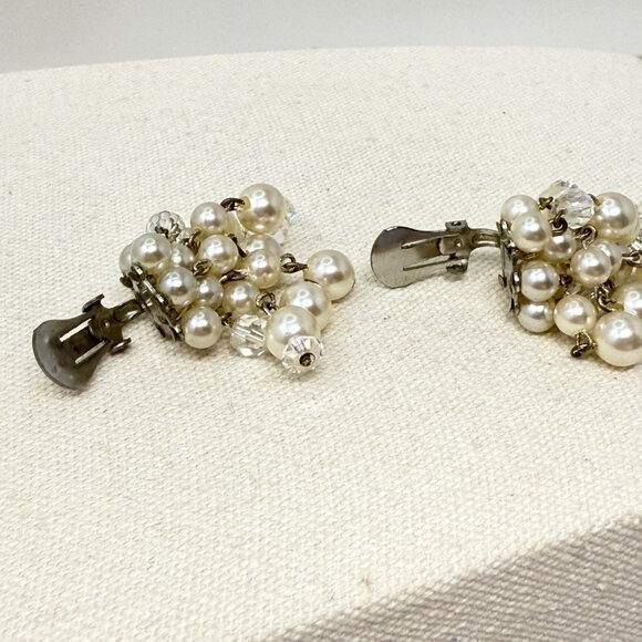 Vintage Imitation Pearl Dangle Drop Earrings Silver-Tone Mid Century Clip-on - Picture 6 of 7